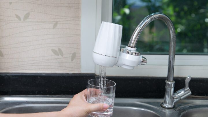 Traitement de l'eau par filtration sur robinet, charbon actif